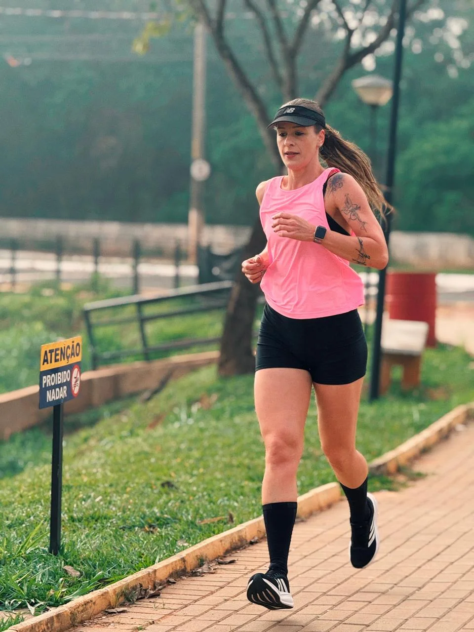 Renata Ramos, personal trainer e instrutora de Pilates, durante uma corrida